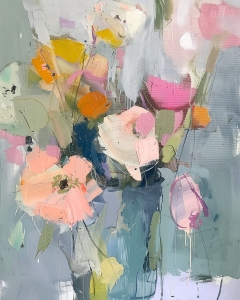 Buchet de flori in vaza albastra